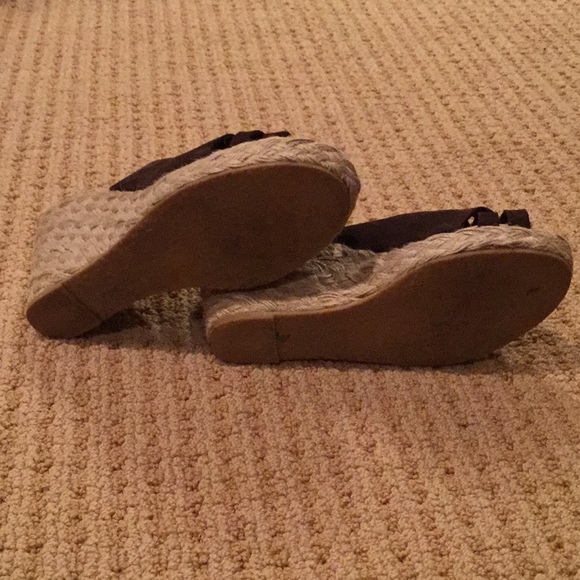 Brown suede woven wedge 3 1/2” heeled sandals - Picture 5 of 6